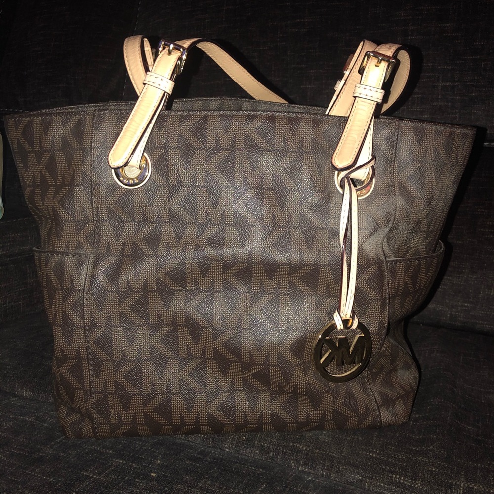 100% authentic Michael Kors Jet Set signature tote